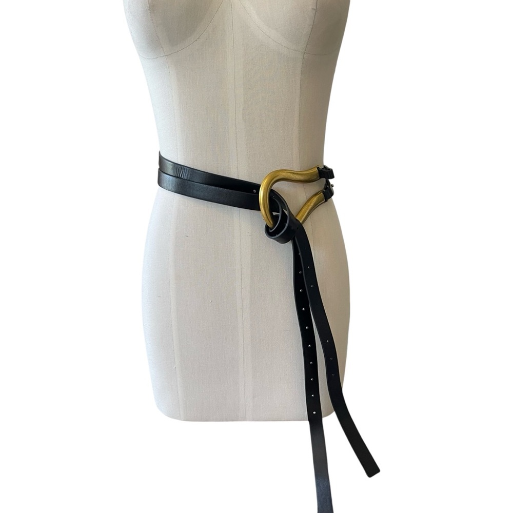 LAST ONE! ❤️ Horseshoe Buckle Belt - Picture 3 of 5